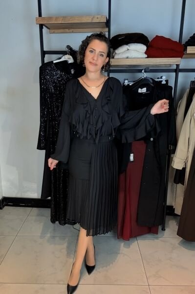 Fırfırlı Siyah Şifon Gömlek